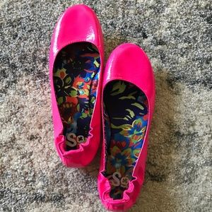 Hot pink flats, fantastic condition